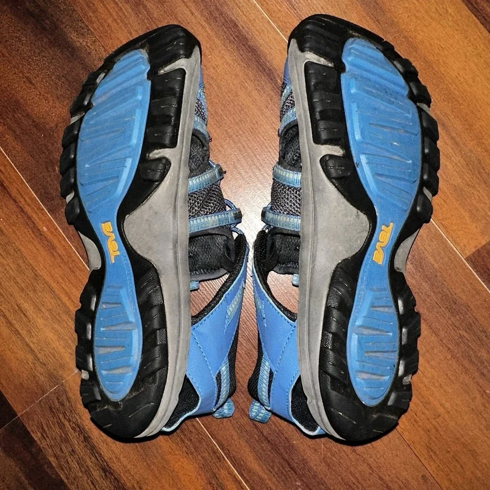 TEVA Manatee Water Youth Sandals Blue Graphite Size 4 Bungee Cord Lace‎ System